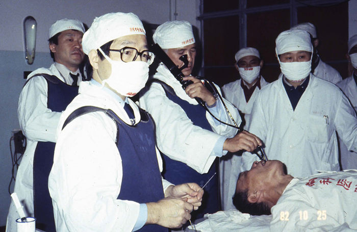 上海胸科病院 気管支鏡講習会1982